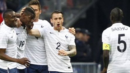 Les bleus assurent le spectacle.